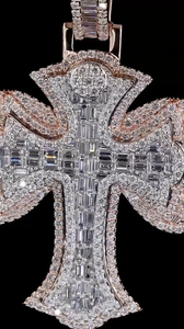 Pendentif croix personnalisé en or rose 18 carats avec diamants Moissanite, style Hip Hop glacé, pour femme, idéal pour mariage et soirée - Product Image 4