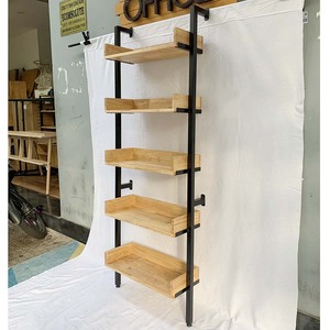 Estante de Pared de 5 Niveles con Estructura de Madera de Caucho y Hierro para Sala de Estar, Dormitorio, Baño y Cocina - Product Image 5
