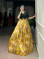 Style de mode indo-occidental, accents miroir placés à la main, silhouette élégamment structurée, faux Lehenga Choli au design exquis