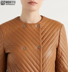 Chaqueta de cuero transpirable de piel de oveja auténtica para mujer, chaqueta de cuero acolchada de oveja a la moda de alta calidad, chaqueta de cuero personalizada - Product Image 4