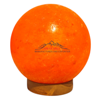 Lampes de sel de l'Himalaya écologiques haut de gamme en gros, faites à la main, en forme de boule/globe, en sel rose naturel sculpté, avec base en bois/marbre, motif amour
