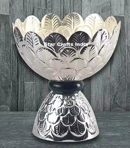 Plateado Metal Latón Cuenco Mesa Clásico Bajo Precio Alto Exigente Hecho a mano Venta al por mayor Tradicional Metal Frutero - Product Image 1