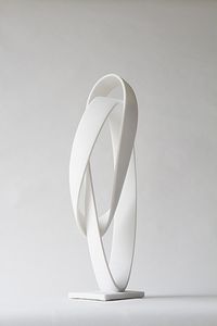 Sculpture de table décorative en marbre pour décoration de bureau Sculpture en granit de forme ronde Ton de marbre naturel - Product Image 3