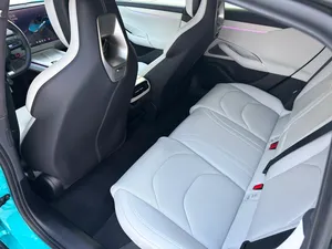 SUV Sv7 AWD 2024 con Batería de Litio, Neumáticos R18, Asientos de Cuero, Motor Doble, Cámara Trasera, Techo Panorámico - Product Image 2