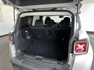 Jeep Renegade 2021 d'occasion propre - Product Image 6