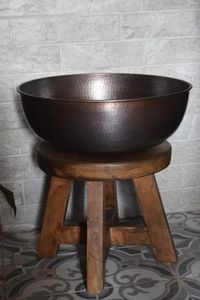 Cuencos de pedicura de cobre de inspiración antigua con diseños intrincados que agregan un toque de lujo a las configuraciones de salón y spa - Product Image 6