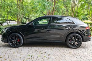 Audi RS Q8 2024 Usado, Motor V8 Twin-Turbo de 591 hp, Equipamiento de Alta Gama, Sin Modificaciones - Product Image 3