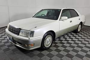 Toyota Crown Royal Sedán de Lujo Usado del Año 1999, Sin Reserva, Mercado Japonés, Motor 1JZ de 6 Cilindros, Versión Estadounidense Título - Product Image 1