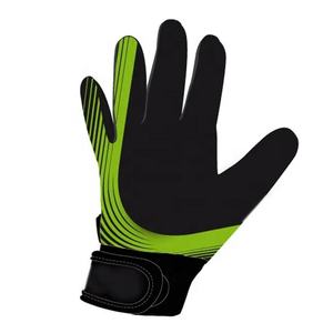 Gants de football gaélique en latex de 2,5 mm, légers, antidérapants, durables et personnalisables, de qualité supérieure, fabriqués au Pakistan, avec un blason unique - Product Image 1