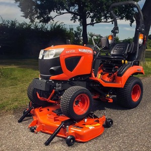 รถแทรคเตอร์4WD ล้อสำหรับ B2320 Ih 70HP รถแทรคเตอร์สนามหญ้าพร้อมปั๊มกระปุกเกียร์และเครื่องยนต์-ผลผลิตสูงสำหรับการเกษตร - Product Image 3