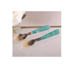 Outils à salade en résine faits à la main Cuillère élégante à usage quotidien pour servir les repas Finition brillante - Product Image 2