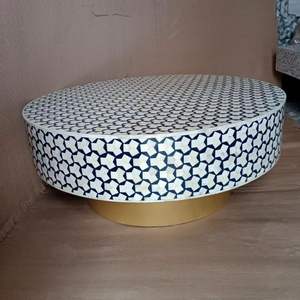 Table basse de luxe vintage en incrustation d'os avec motifs personnalisés, design rond unique en bois pour la décoration de la ferme, salon de luxe - Product Image 1