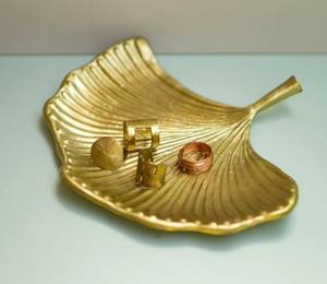 Plateau à bijoux en métal feuille de ginkgo dorée en aluminium, plateau à bibelots, porte-bague, plateau décoratif, organisateur de vanité - Product Image 4