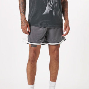 Pantalones cortos deportivos personalizados para hombre con patrón sólido, ropa de tela de malla con cintura elástica - Product Image 2