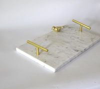 Luxe marmeren en metalen handgemaakte dienblad, traditioneel fruitplateau, rechthoekig design, vintage, woondecoratie, Ramadan.