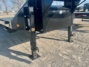 Remorques Big Tex 2026 abordables 22GN-33D5A-MRBK Remorque à plat avec pneu 16 plis Upg - Product Image 2