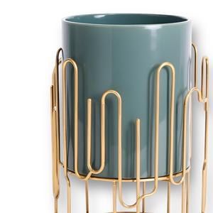 Pot de fleurs géométrique au design moderne avec support en fil d'or pour l'affichage élégant de plantes d'intérieur et les pots de décoration de bureau à domicile - Product Image 2
