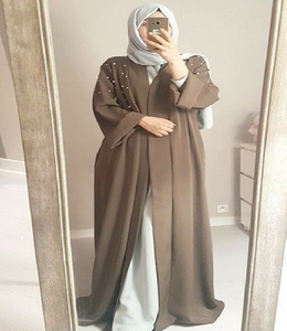 Elegante abaya negra con ribete de lentejuelas. Perfecto para vestir de noche y eventos especiales. Disponible a precios de mayoreo - Product Image 6