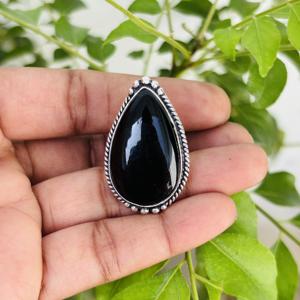 Anillos de Ónix Negro de Estilo Bohemio Hechos a Mano por Diseñadores, Anillos de Compromiso de Piedras Preciosas Naturales Chapados en Plata, Modernos y Ecológicos - Product Image 2
