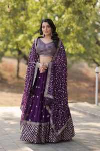 Lehenga choli & dupatta กับเลื่อมหนักและงานปักด้าย - Product Image 4