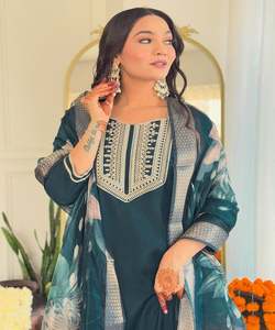 FANCY BSY VISCOSE SEQUENCE CODING BRODERIE HAUT BAS AVEC DUPATTA FESTIVE WEAR PRIX DE GROS VÊTEMENT ETHNIQUE SALWAR KAMEEZZ - Product Image 2