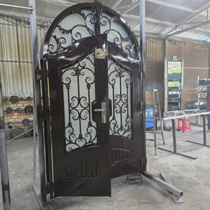 Puerta Posmoderna Hecha a Mano en Acero Inoxidable y Hierro Forjado con Diseño Impermeable para Entradas Interiores de Alta Gama - Product Image 1