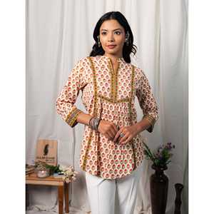 Blusa de Algodón Blanca y Amarilla para Mujer, Estampada a Mano, con Bordado Floral, Cuello Asimétrico, Tallas XS a XL, Tela Popelina - Product Image 4