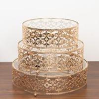 Support à gâteau en métal doré décoratif avec une finition supérieure et une qualité durable pour des présentations de gâteaux élégantes à la maison et lors d'événements