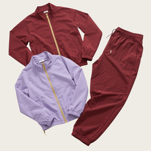 Survêtement en nylon personnalisé pour hommes-Ensemble de vêtements de sport 2 pièces léger et résistant à l'eau avec sweat à capuche et joggers Survêtement coupe-vent - Product Image 2