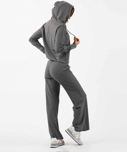 Conjunto Deportivo de Invierno 2025 para Mujer, Sudadera con Capucha y Logotipo Personalizado, Pantalones Deportivos Anchos con Estampado Sólido, 320 GSM, de Alta Calidad - Product Image 3