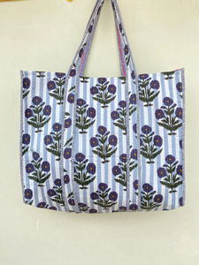 Sacs fourre-tout imprimés tigre matelassés à la main en coton bleu imprimé grand sac à provisions à bandoulière femmes - Product Image 5