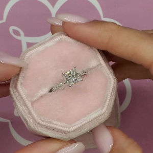 แหวนหมั้นเพชรโมอิสตัดเพชร2 CT, แหวนแต่งงาน, แหวนเพชรโมอิสซอไนท์ตัดสี่เหลี่ยม, แหวนของขวัญครบรอบ - Product Image 4