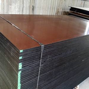 Contrachapado de película negra Contrachapado de buena característica Espesor de exportación Contrachapado DE CARA Tamaño de Vietnam 8x4 Superficie lisa de alta resistencia - Product Image 1