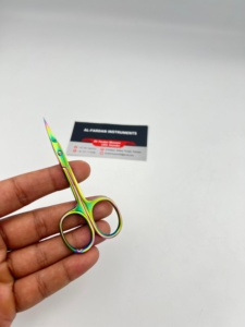 Ciseaux à cuticules multicolores arc-en-ciel pour la coupe des ongles, en acier à haute teneur en carbone, lame incurvée et tranchante, outils de manucure et pédicure - Product Image 3