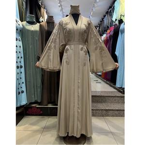 Nueva Abaya de Dubái 2026, Tradicional Islámica para Mujer, Estilo Saudí Turco, Cuello en V, Manga Larga, Anti-Pilling, Dobladillo Acampanado, Musulmana - Product Image 2