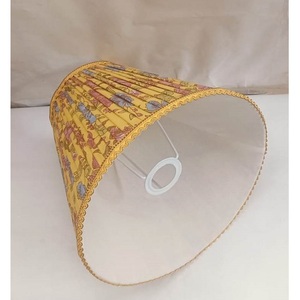 Cubiertas de Lámparas Hechas a Mano, Modernas y Hermosas, con Estampado Ikat Rosa, Amarillo y Rojo, de Tela de Algodón y Lino, Anillos E27, Anillo Superior e Inferior - Product Image 1