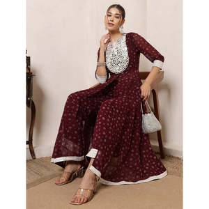 Túnica Anarkali de Gasa Floral con Mangas 3/4 y Pantalón a Juego - Conjunto Coordinado Indo-Occidental para Mujer - Product Image 1
