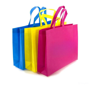 Sacs en forme de boîte non tissés recyclables respectueux de l'environnement de haute qualité Logo sérigraphié réutilisable pour l'emballage des achats Vietnam - Product Image 1