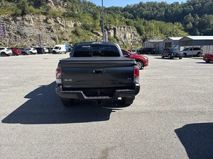 Vehículo Usado Tipo Camioneta/Sedán de Tamaño Mediano |   Motor de Gasolina |   Automático |   Volante a la Izquierda |   Interior de Cuero |   Para Exportación - Product Image 4