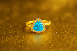 แหวนหมั้นเงินแท้ 925 ประดับพลอยบลูโทแพซทรงทริลเลียน ทำด้วยมือสำหรับผู้หญิง - Product Image 4