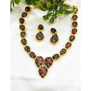 Parure de collier Kundan simple couche en cuivre plaqué or vintage, ornée de rubis et de diamants, idéale pour un cadeau de mariage, bijoux de mariée raffinés, avec bague incluse - Product Image 2