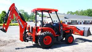 รถแบคโฮล้อเดอร์ Kubota L45 ปี 2020 มือสอง รับน้ำหนักได้ 8 ตัน รับประกัน 2 ปี เกียร์และเครื่องยนต์สภาพดี ใช้งานน้อยมาก พร้อมส่ง - Product Image 4