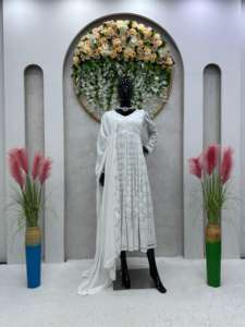 Hermoso Top-Pent Y Dupatta Con Bordado Trabajo - Product Image 3