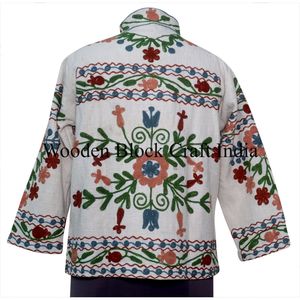 Chaqueta de Invierno Hecha a Mano para Mujer, Diseño Bordado Suzani Multicolor en Algodón TNT, Tela Estampada Acolchada y Transpirable - Product Image 5