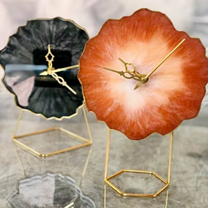 HORLOGE MURALE DÉTAILLÉE EN RÉSINE AVEC Horloge Murale au Design Artistique Unique Fait Main Art Résine d'Inde - Product Image 1