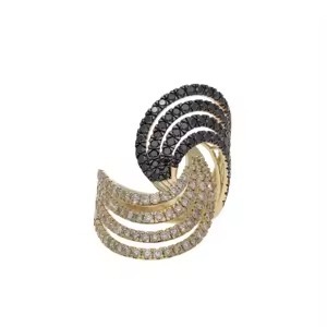 แหวนเพชรสีดำและสีขาวธรรมชาติสีทอง14K มีการออกแบบเป็นคลื่นที่ไม่เหมือนใครด้วยเพชรหลายแถว - Product Image 2