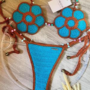 Traje de Baño de Una Pieza de Alta Gama Personalizado para Mujer, Bikini Sexy con Cuello en V y Flores Tejidas a Crochet, con Logotipo en la Cintura - Product Image 1