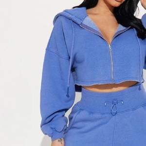 Conjunto de Dos Piezas para Mujer, Top Corto de Manga Corta y Pantalones Cortos Deportivos de Color Liso, Superventas - Product Image 5