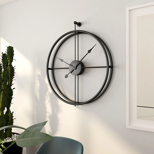 Horloges murales en métal luxueuses pour la maison et le bureau, artisanat décoratif mural unique et luxueux, design suspendu pour anniversaire, célébration du Ramadan - Product Image 1