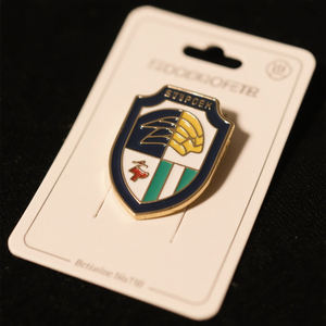 Spilla in Metallo Smaltato Personalizzata con Logo, Design 2D/3D, Distintivo per Club Aziendali e Accademie - Product Image 2